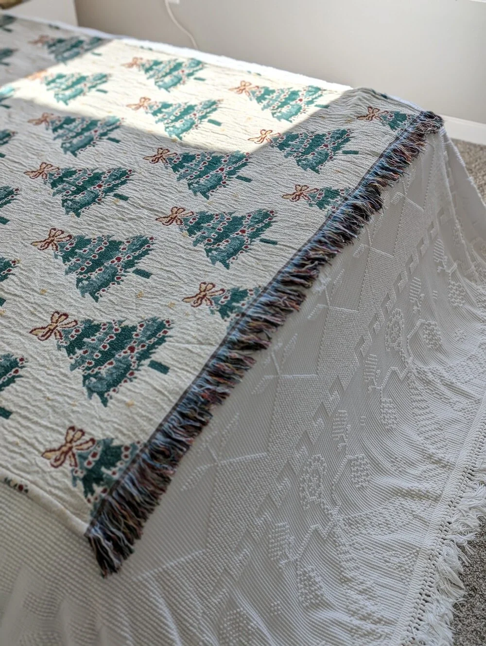 Queenwest Holiday Christmas Tree Throw Blanket Metallic Cream Green Size 76